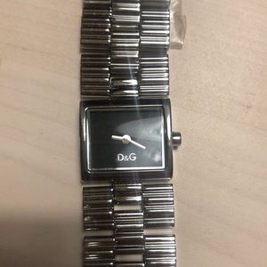 New Women’s D&G Silver Link Watch